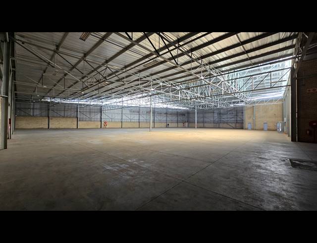 3,302M² WAREHOUSE TO LET IN SPARTAN